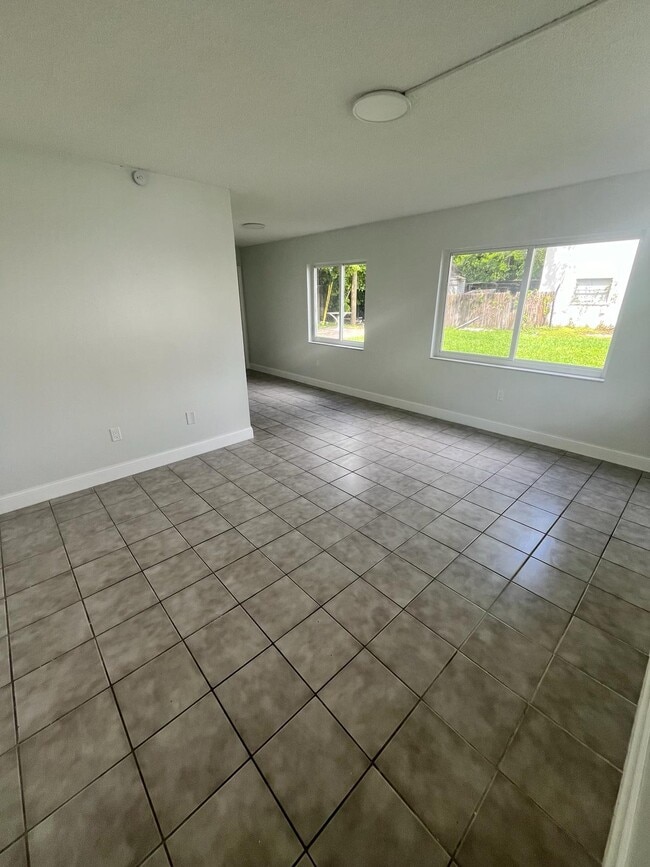 Photo - 6601 SW LLC- Davie Apartment