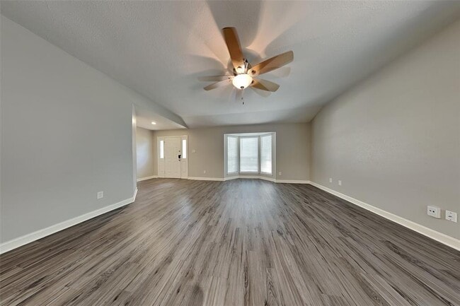 Building Photo - 48 N High Oaks Cir