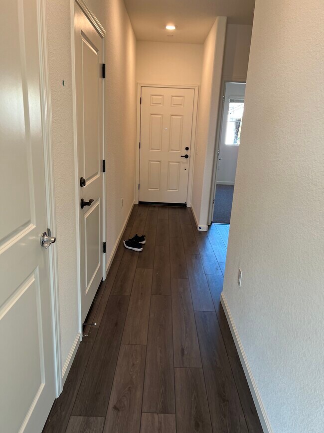 Entryway - 12820 Thorntonhall Dr
