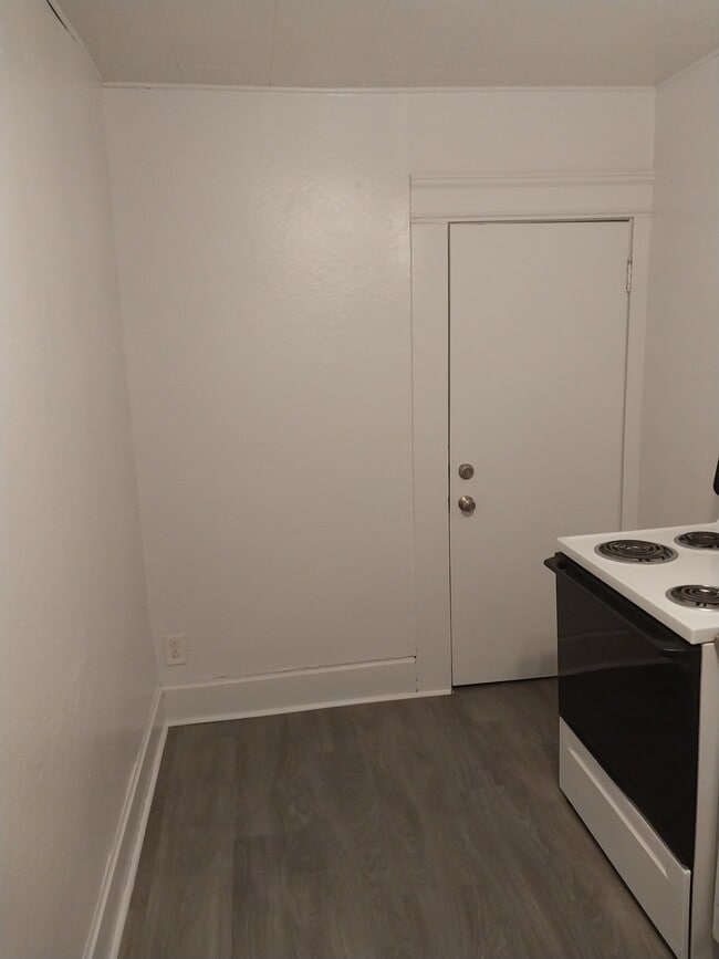 Building Photo - 51 E Summit St