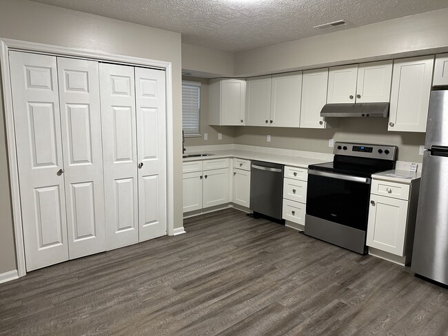 Kitchen - 2213 Douglas Dam Rd