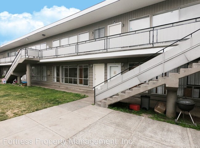 Building Photo - 3945-3945 SE 80th Ave