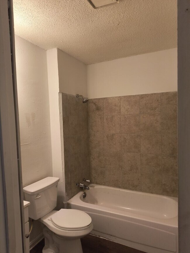 Building Photo - 1107 S Cypress Unit 1 &amp; 2