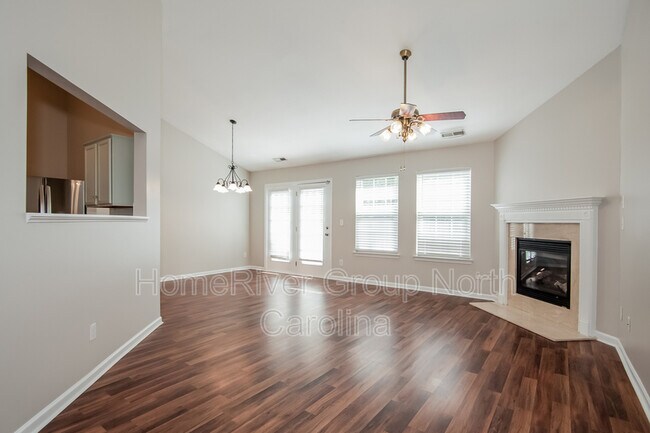 Building Photo - 4218 Everest Dr