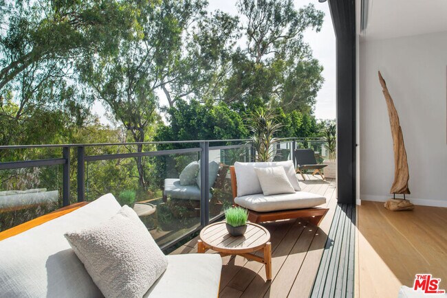 Foto del edificio - 11600 Dunstan Way