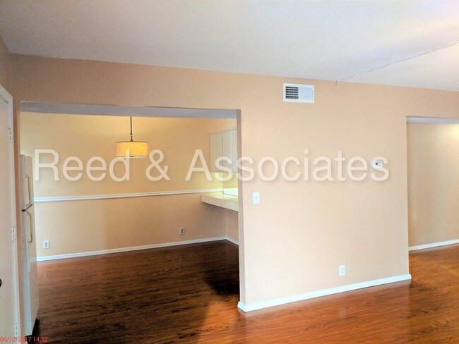 Foto del edificio - 6617 Poplar Ave