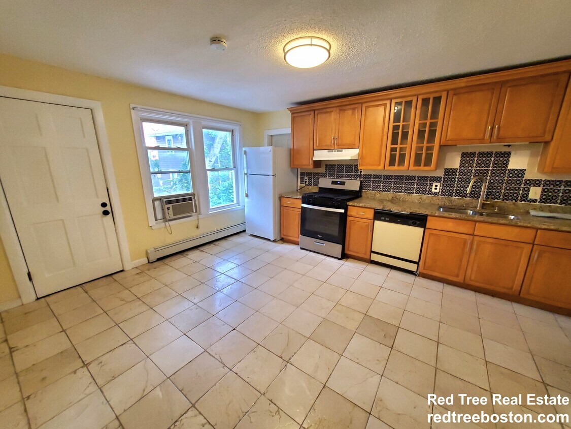 Building Photo - 7 High Street Pl