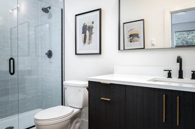 Foto del edificio - 1224 W 24th St