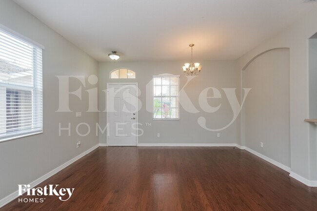 Foto del edificio - 7847 Foxgrove Dr
