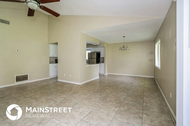 Building Photo - 5625 Westview Dr