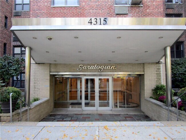 Foto del edificio - 4315 Webster Ave
