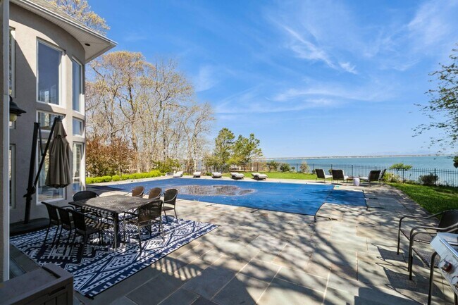 Foto del edificio - 48 Red Cedar Point Rd