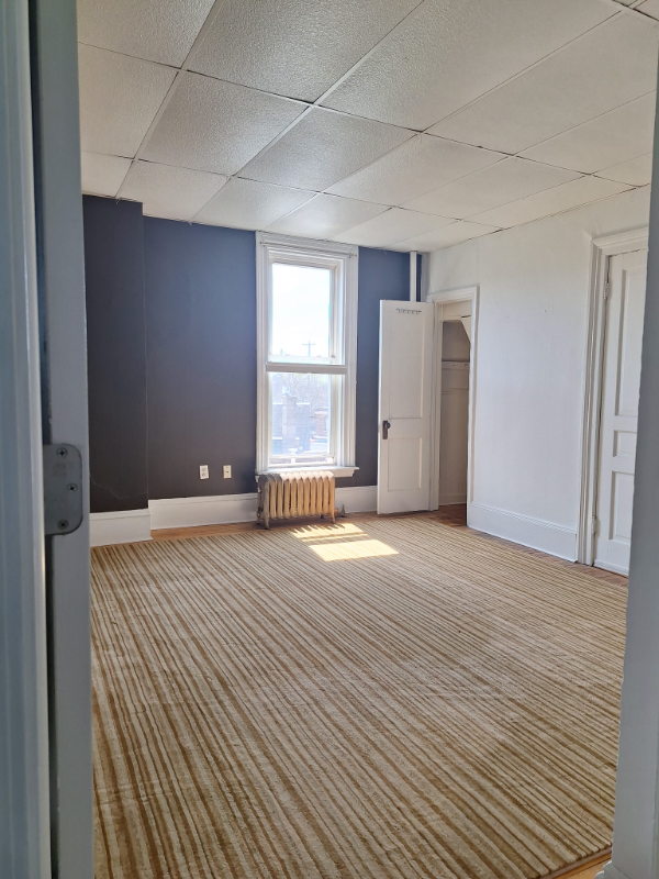 Building Photo - 1517 Plainfield Ave NE