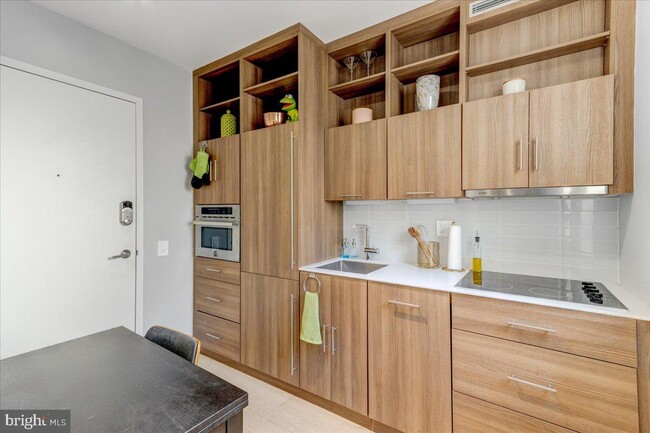 Foto del edificio - 2424 17th St NW