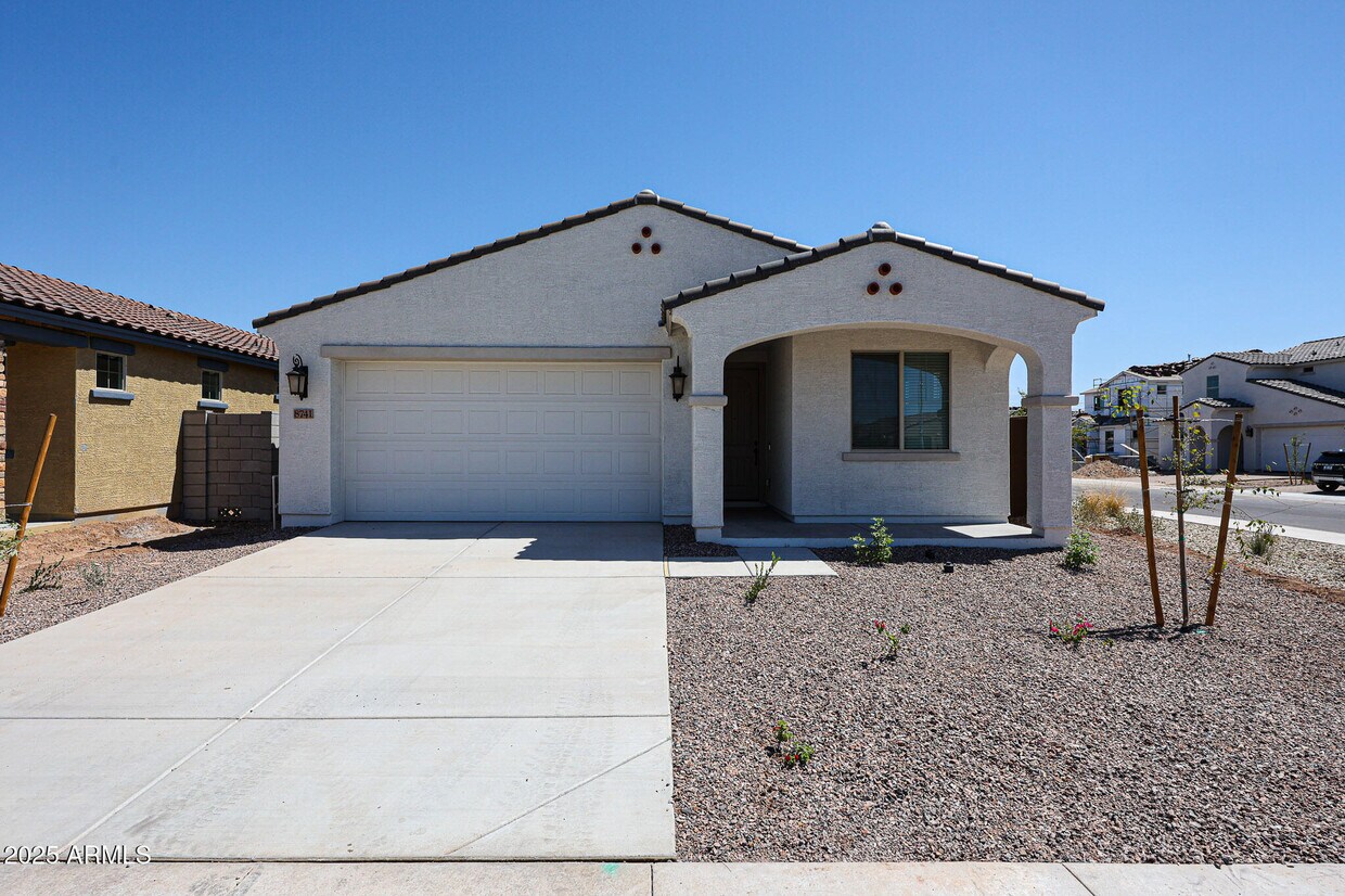 Foto principal - 8741 W Windsor Blvd