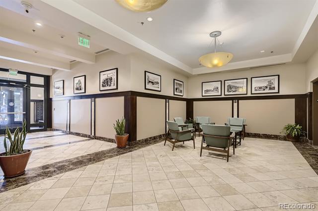 Foto del edificio - 8383 W Alameda Ave