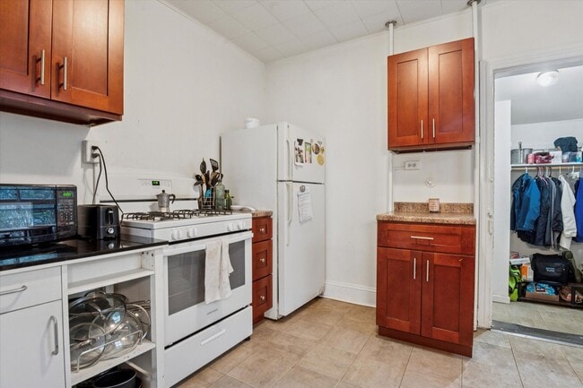 Building Photo - Student Rental Across from WCU Campus – 3 ...