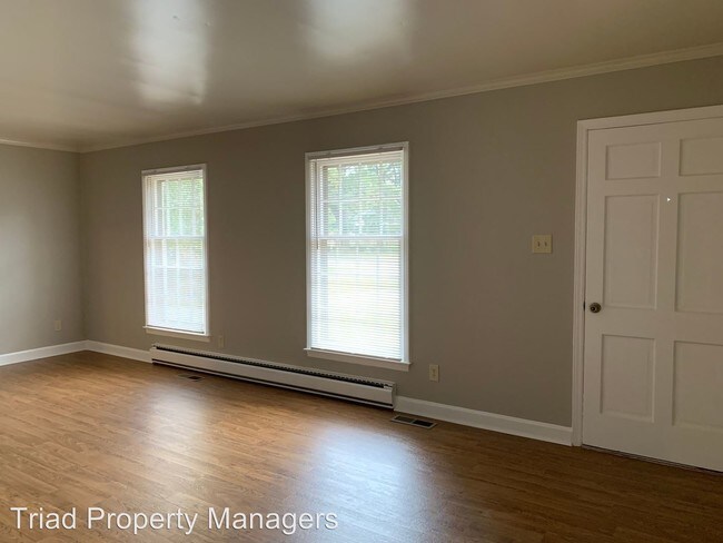 Building Photo - 2 br, 1 bath House - 4321 Hilltop Rd.