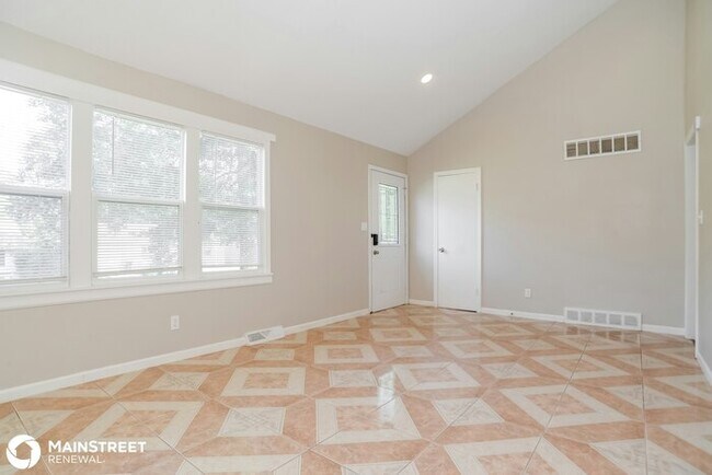 Building Photo - 2702 S GLENWOOD AVE, INDEPENDENCE, MO 64052