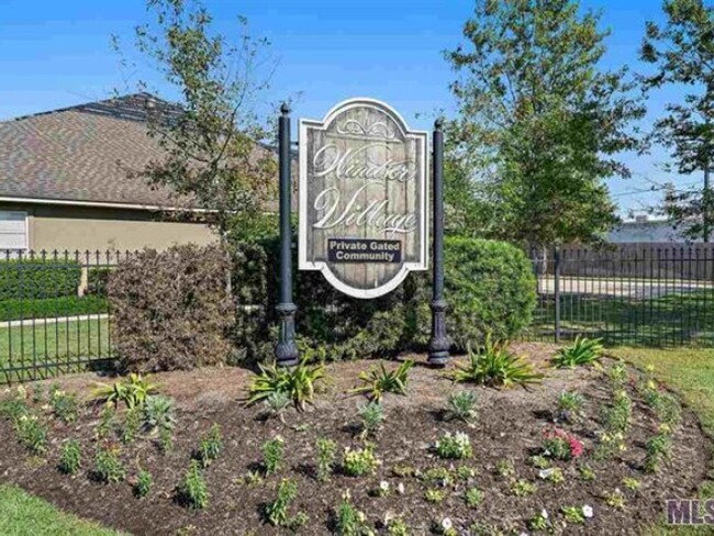 Building Photo - Windsor Village