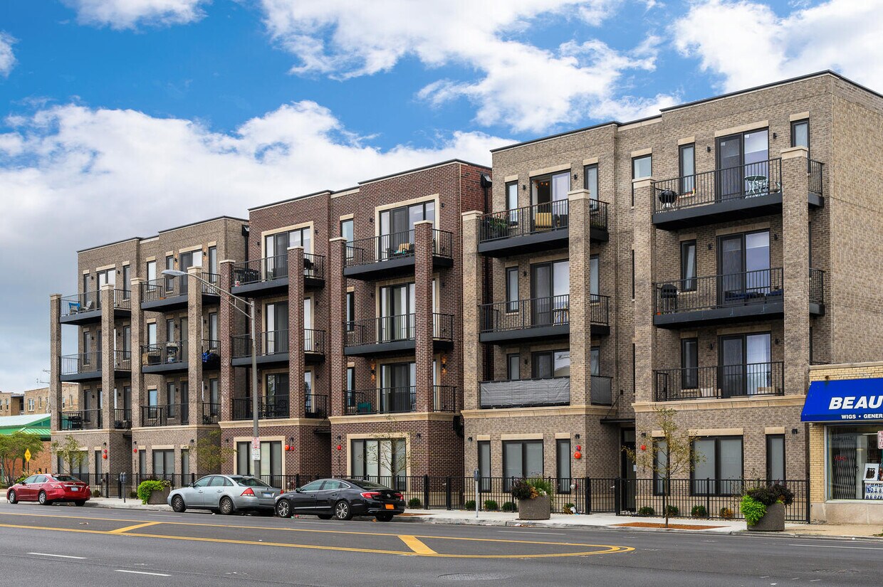 Primary Photo - 6035 W North Ave