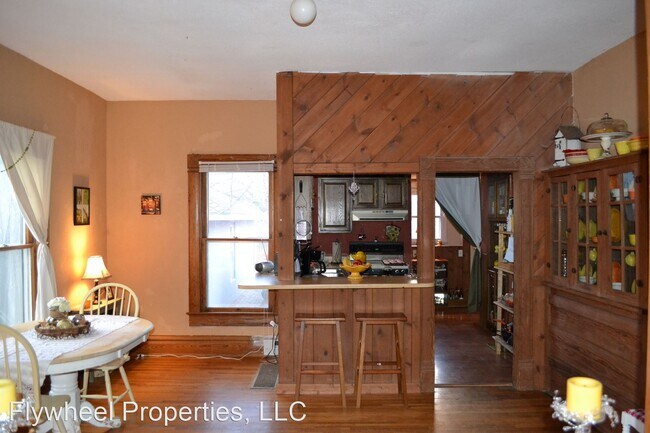 Foto del edificio - 2 br, 2 bath House - 915 Dexter
