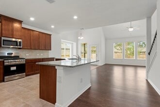 Building Photo - 236 Scarlet Maple Wy