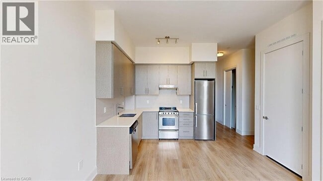 Building Photo - 212 King William St