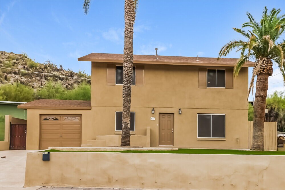 Foto principal - 120 E Foothill Dr