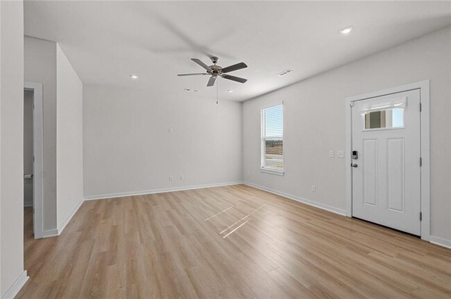 Building Photo - 4790 W Planetree St