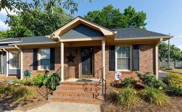 Building Photo - 222 Pointe Cir