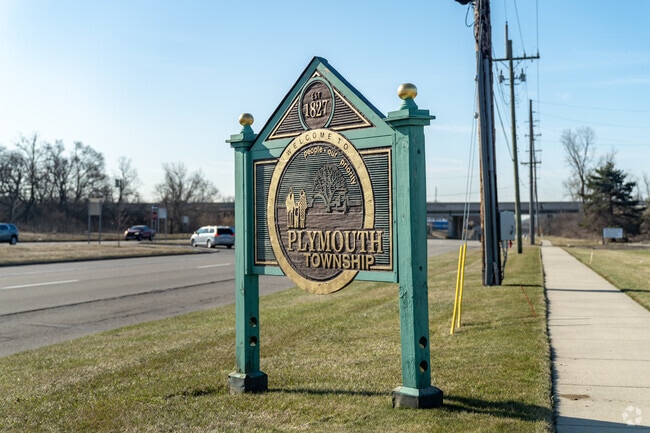 Welcome sign at the entrance to Plymouth, Michigan