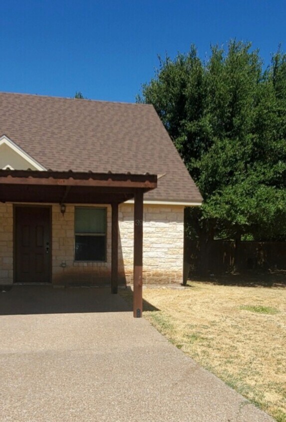 39 Addi Lane, Lacy Lakeview, TX 76705 Townhouse for Rent in Lacy