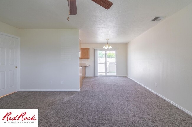 Building Photo - 2 Bedroom, 1.5 Bath Townhome