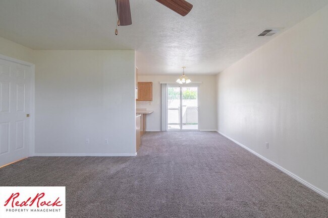 Foto del edificio - 2 Bedroom, 1.5 Bath Townhome