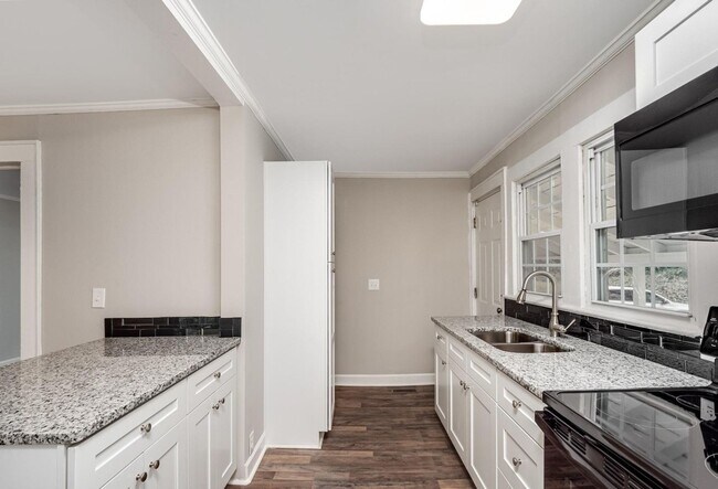 Foto del edificio - Charming, Fully Updated Ranch Home Near Downtown Kannapolis!