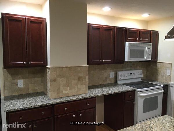 Foto del edificio - 3 br, 1 bath House - 308 Coburn Ave