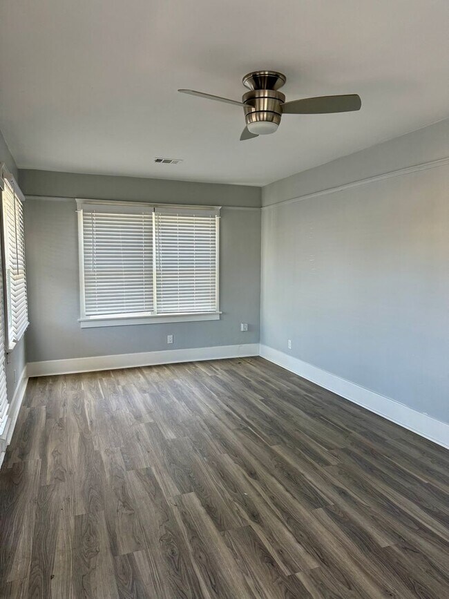 Foto del edificio - Now Leasing: Private Cottage at The Garden...