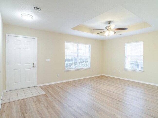 Foto del edificio - 13 Holly Dr