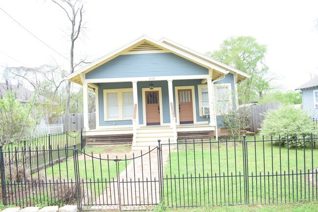 Foto del edificio - 604 S Fredonia St