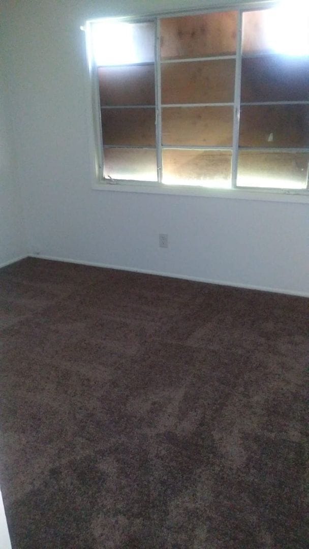 Building Photo - Section-8 ok, For Rent by owner, 3-Bed/1.5...