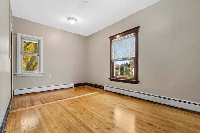 Foto del edificio - 319 Chicago Ave