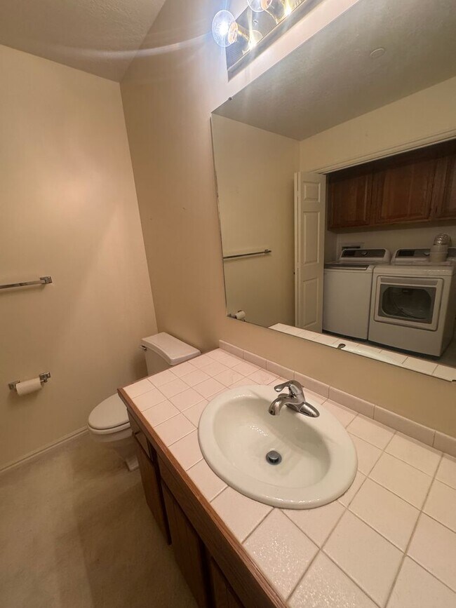 Foto del edificio - Beautiful Condo in Prime SLC location!