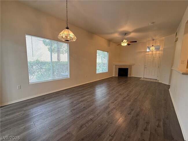 Foto del edificio - 10630 Calico Mountain Ave