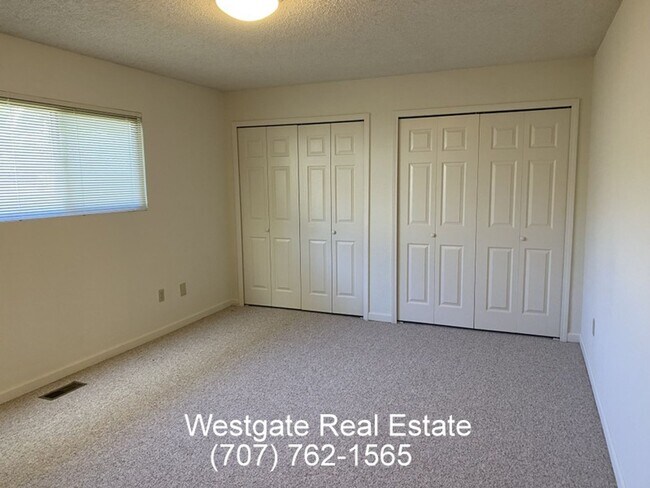 Building Photo - Nice  3/2 home located Near Downtown Petal...
