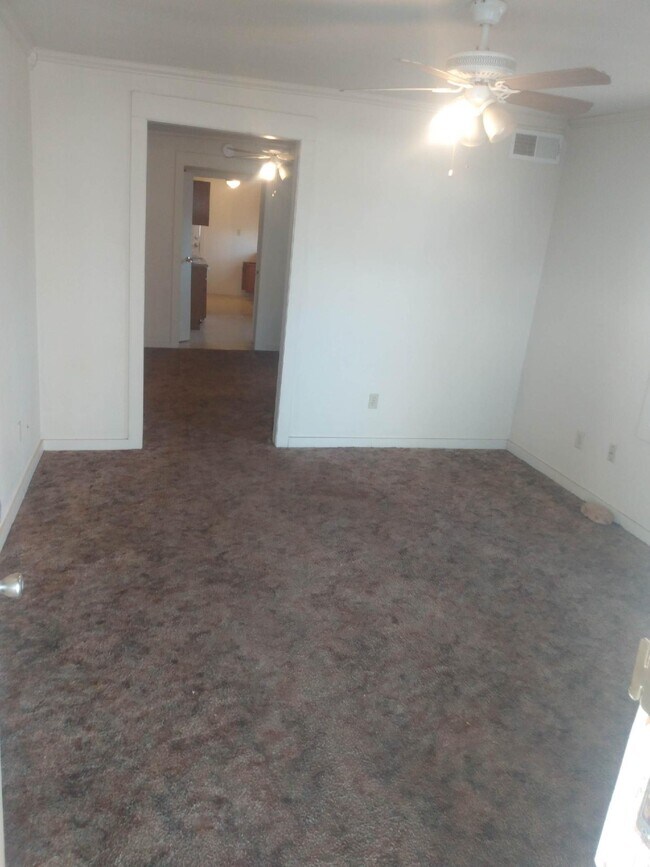 Building Photo - 310 N Florida St
