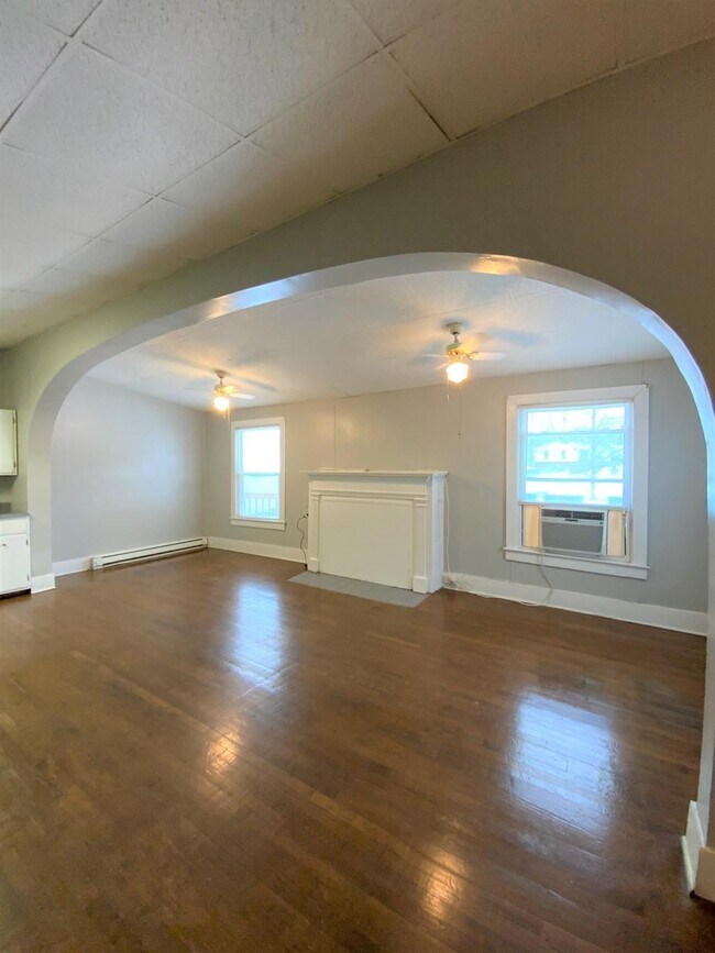 Building Photo - 149 Richmond Ave