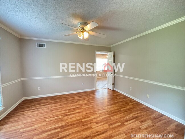 Foto del edificio - 8462 River Glen Dr