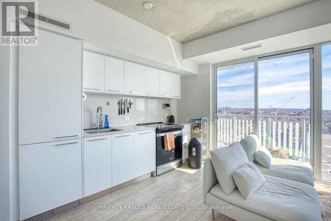 Photo du bâtiment - 45 Baseball Pl