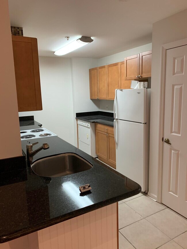 Foto del edificio - 2080 Greenview Shores Blvd